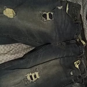 Women's destreed jeans